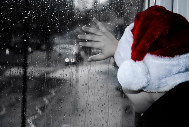 5 Ways to Comfort a Hurting Friend During the Holidays